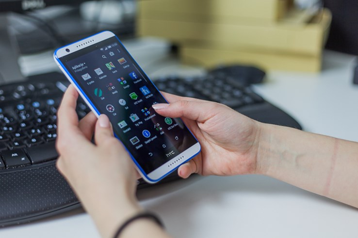 HTC Desire 820 (2).jpg